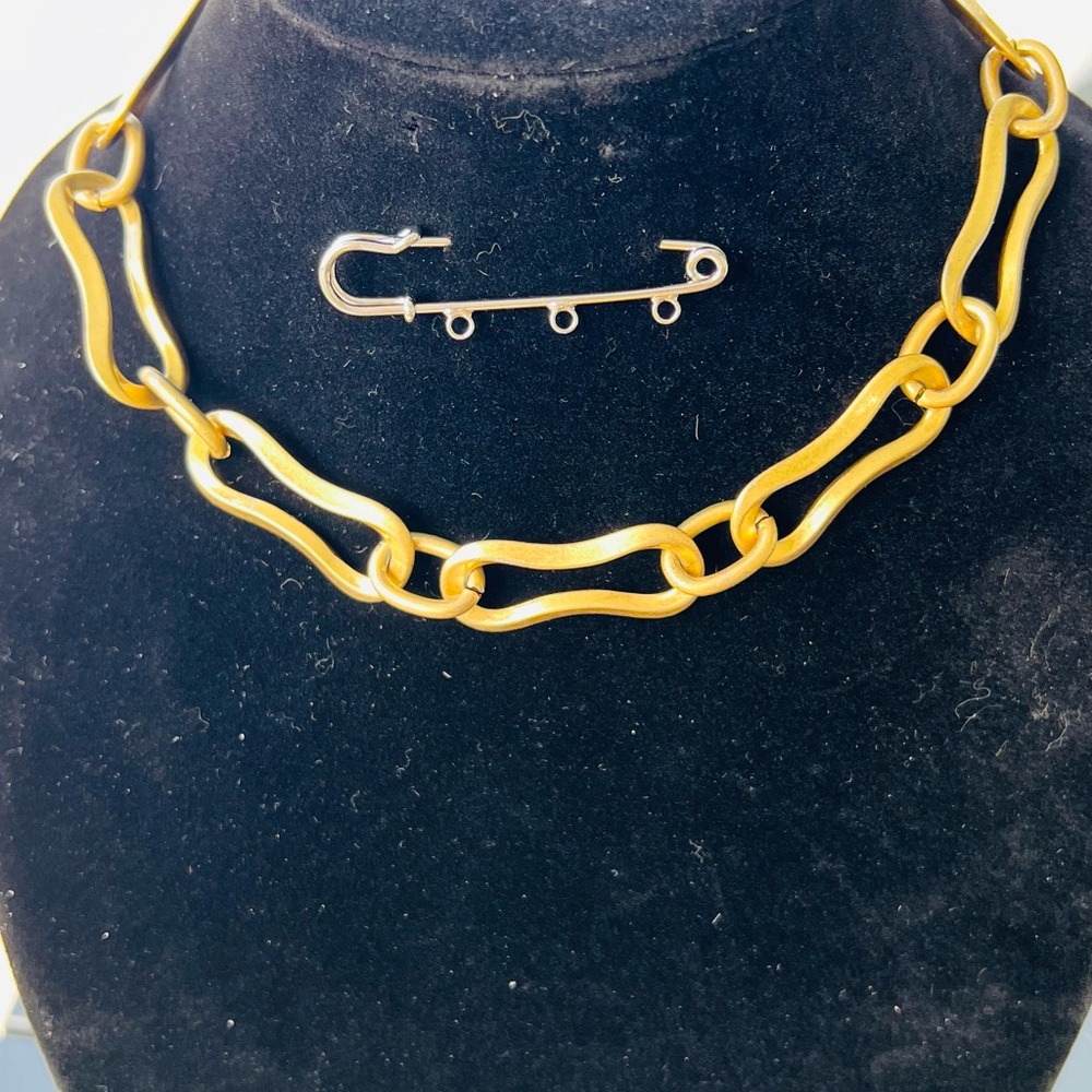 Ann Taylor Gold Chain Necklace